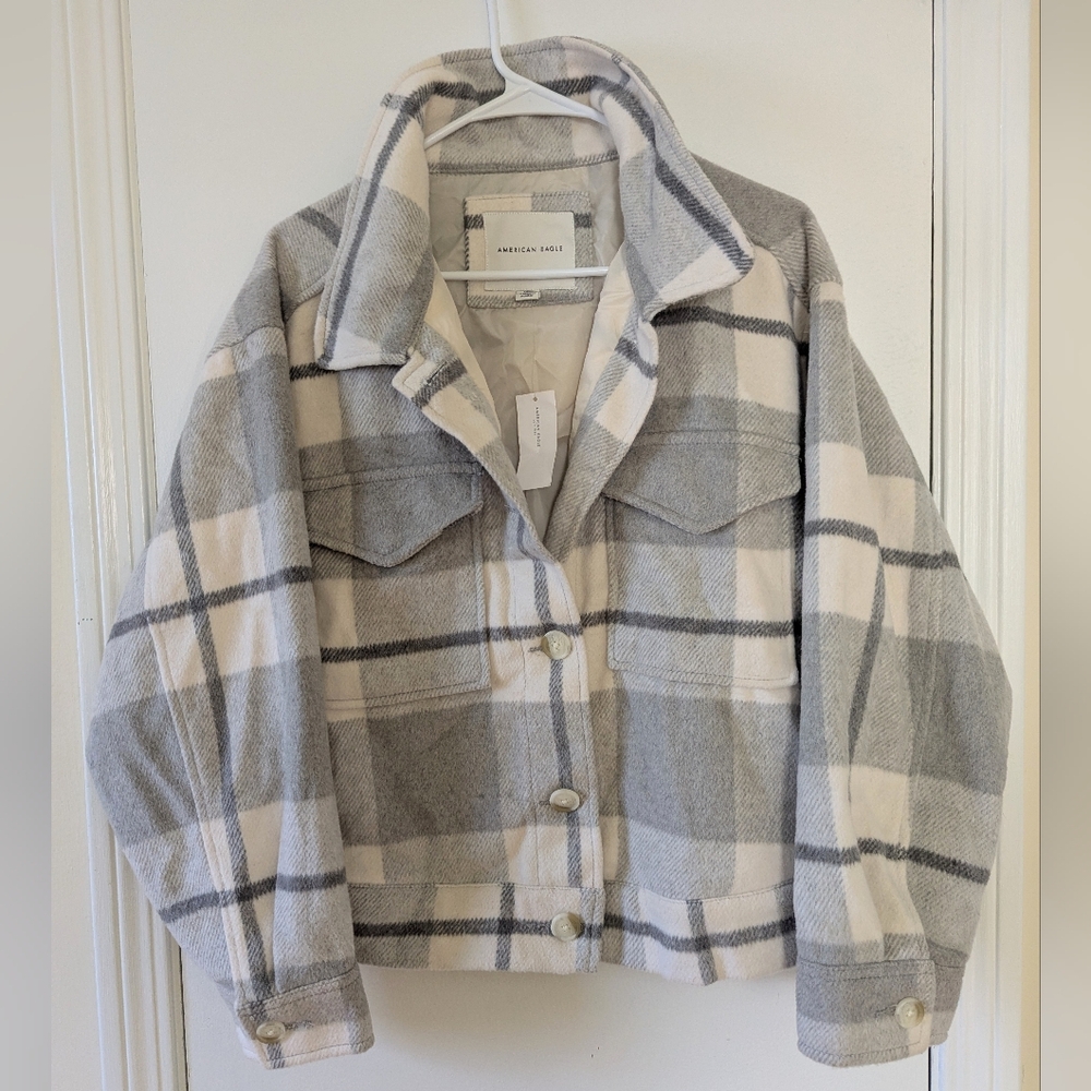 NWT Soft A&E Women's White and Gray Plaid Shacket Jacket Spring